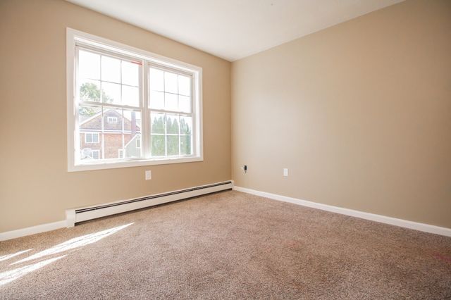 126 Sears Island Dr, Worcester, MA 01606