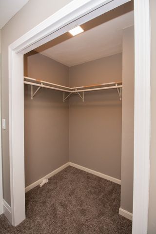 126 Sears Island Dr, Worcester, MA 01606