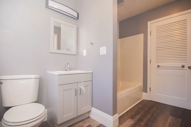 126 Sears Island Dr, Worcester, MA 01606