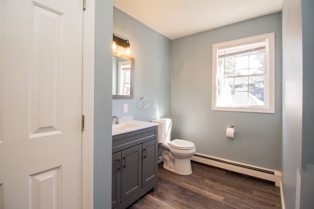126 Sears Island Dr, Worcester, MA 01606