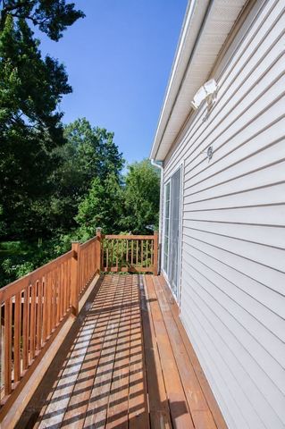 126 Sears Island Dr, Worcester, MA 01606