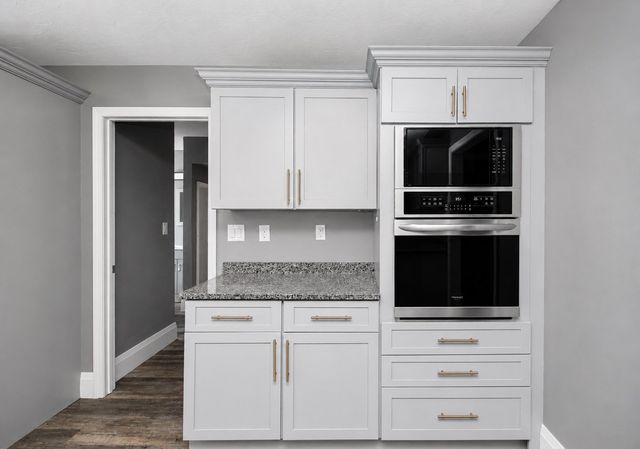 126 Sears Island Dr, Worcester, MA 01606
