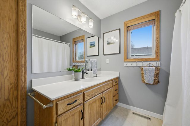 414 Maple Knoll Way NW, Saint Michael, MN 55376