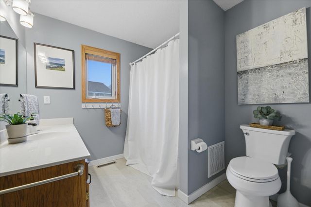 414 Maple Knoll Way NW, Saint Michael, MN 55376