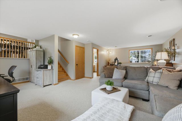 414 Maple Knoll Way NW, Saint Michael, MN 55376