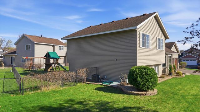 414 Maple Knoll Way NW, Saint Michael, MN 55376