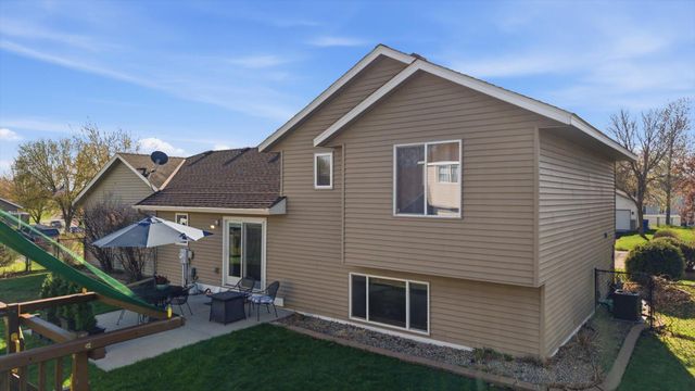 414 Maple Knoll Way NW, Saint Michael, MN 55376