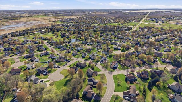 414 Maple Knoll Way NW, Saint Michael, MN 55376