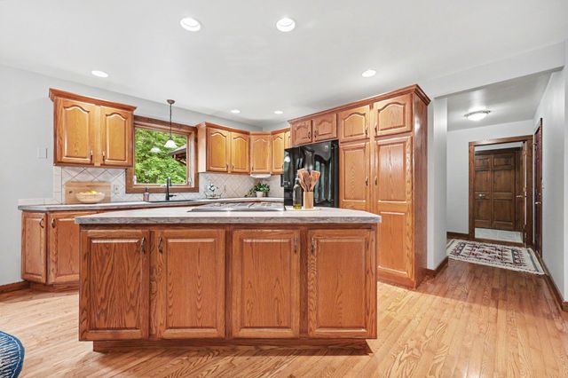 655 Auburn Trail SE, Ada, MI 49301