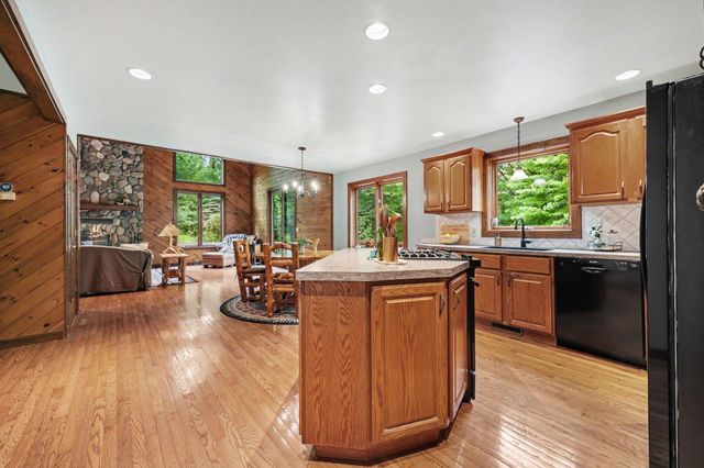 655 Auburn Trail SE, Ada, MI 49301