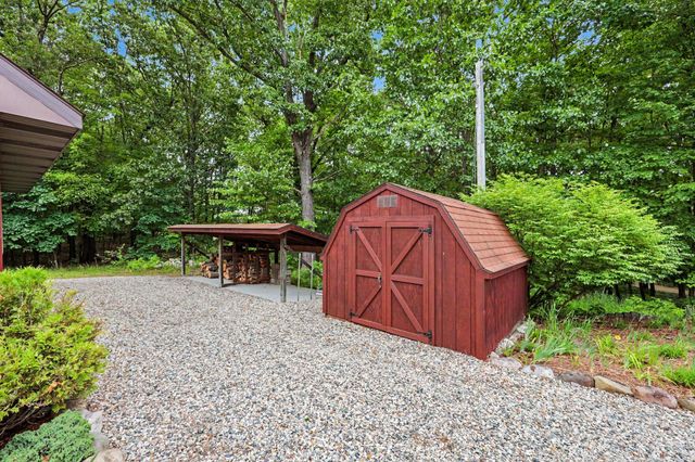 655 Auburn Trail SE, Ada, MI 49301