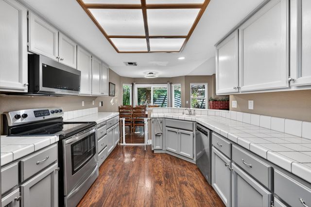 1379 Zephyr Dr, Yuba City, CA 95991