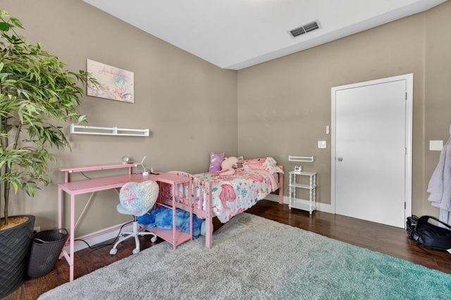1379 Zephyr Dr, Yuba City, CA 95991