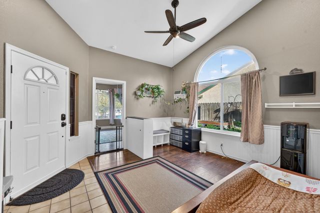 1379 Zephyr Dr, Yuba City, CA 95991