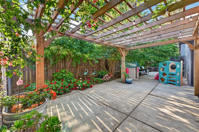 1379 Zephyr Dr, Yuba City, CA 95991