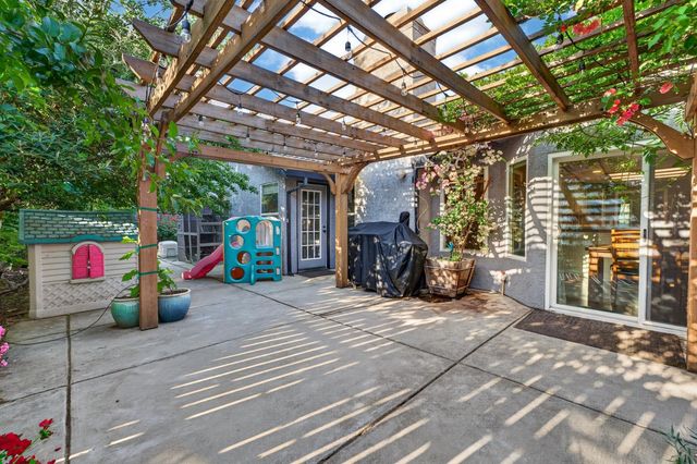 1379 Zephyr Dr, Yuba City, CA 95991