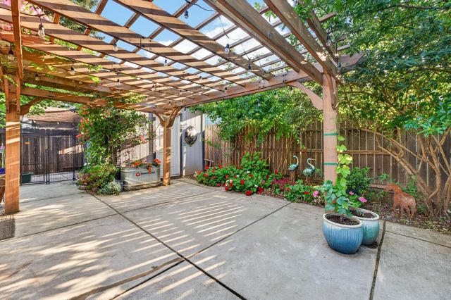 1379 Zephyr Dr, Yuba City, CA 95991