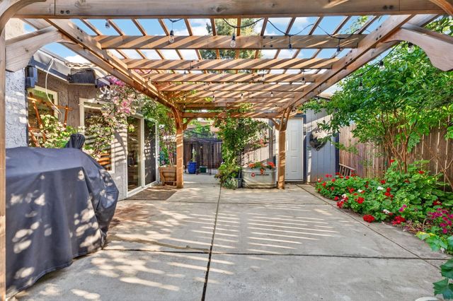 1379 Zephyr Dr, Yuba City, CA 95991