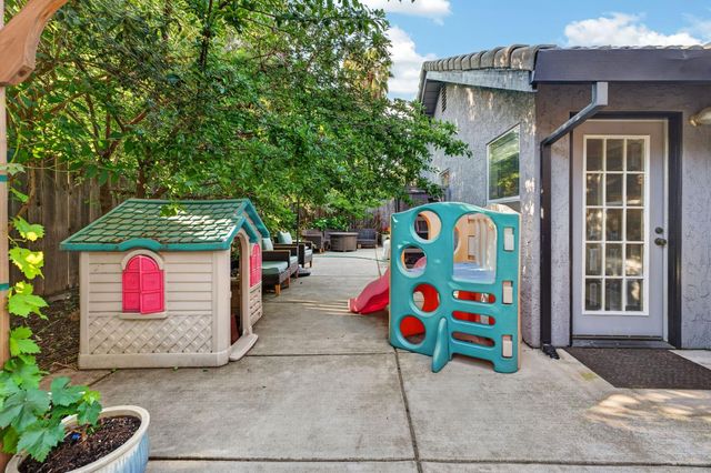 1379 Zephyr Dr, Yuba City, CA 95991