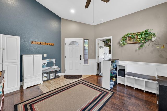 1379 Zephyr Dr, Yuba City, CA 95991