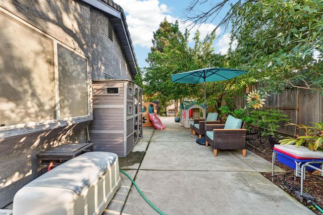 1379 Zephyr Dr, Yuba City, CA 95991
