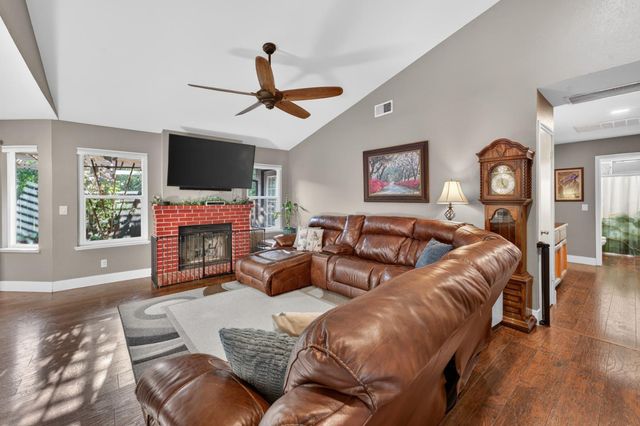 1379 Zephyr Dr, Yuba City, CA 95991