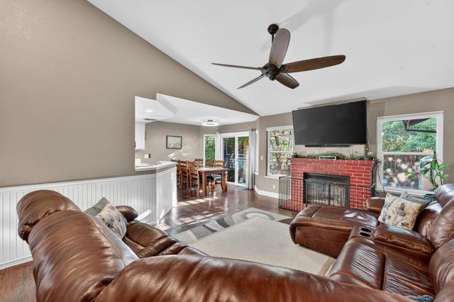 1379 Zephyr Dr, Yuba City, CA 95991