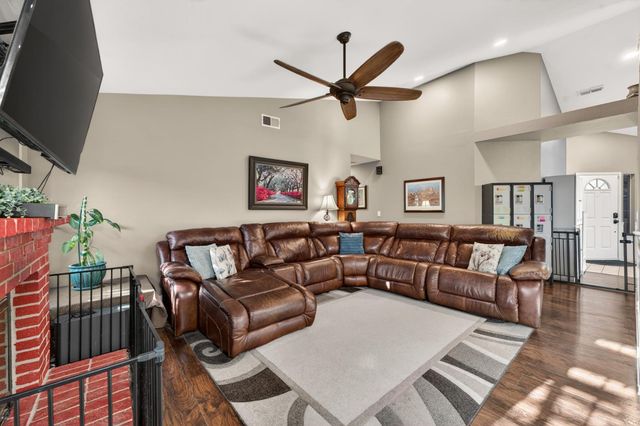 1379 Zephyr Dr, Yuba City, CA 95991