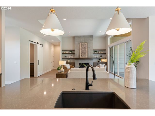9244 Sw 74TH Ave, Portland, OR 97223