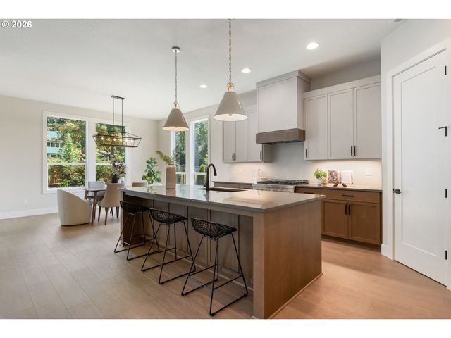 9244 Sw 74TH Ave, Portland, OR 97223