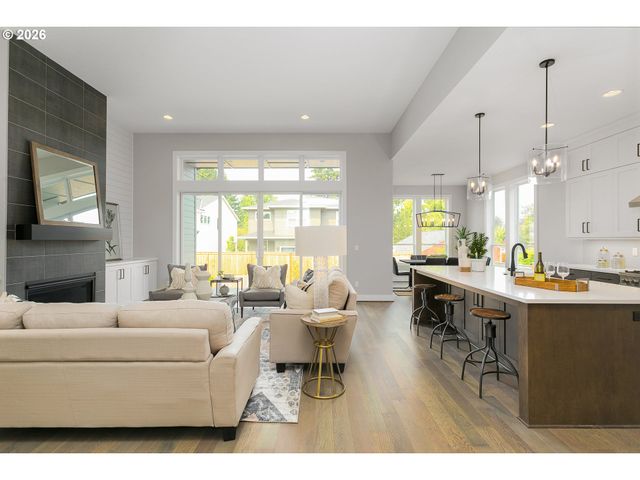 9244 Sw 74TH Ave, Portland, OR 97223