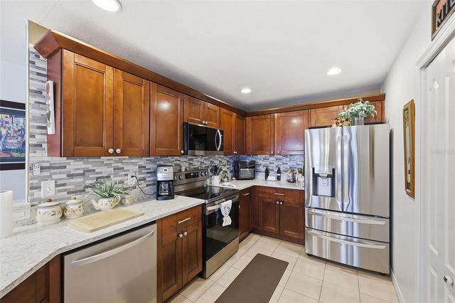 3961 PEMBERLY PINES CIRCLE, St Cloud, FL 34769