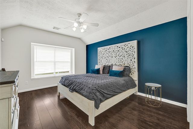 5707 Meadow Breeze Lane, Rosharon, TX 77583