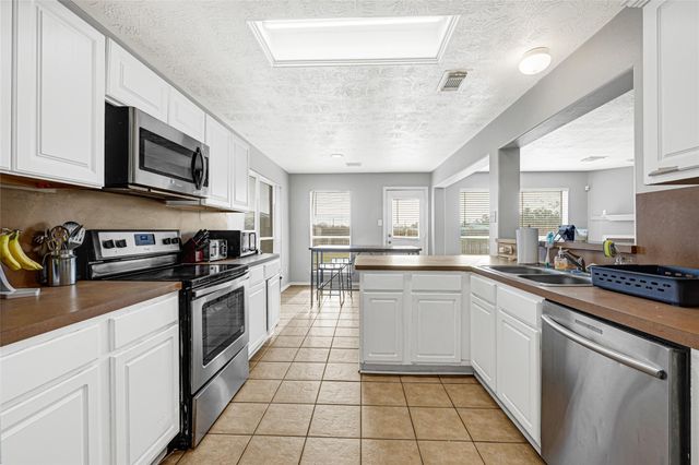 5707 Meadow Breeze Lane, Rosharon, TX 77583