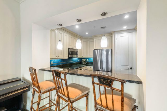 200 NE 2nd Avenue 302, Delray Beach, FL 33444