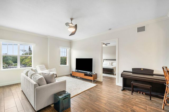 200 NE 2nd Avenue 302, Delray Beach, FL 33444
