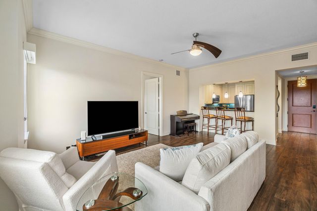 200 NE 2nd Avenue 302, Delray Beach, FL 33444