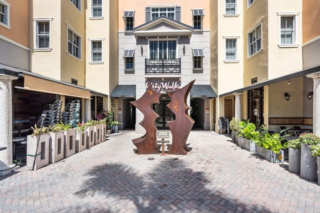 200 NE 2nd Avenue 302, Delray Beach, FL 33444