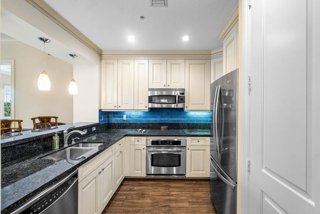 200 NE 2nd Avenue 302, Delray Beach, FL 33444