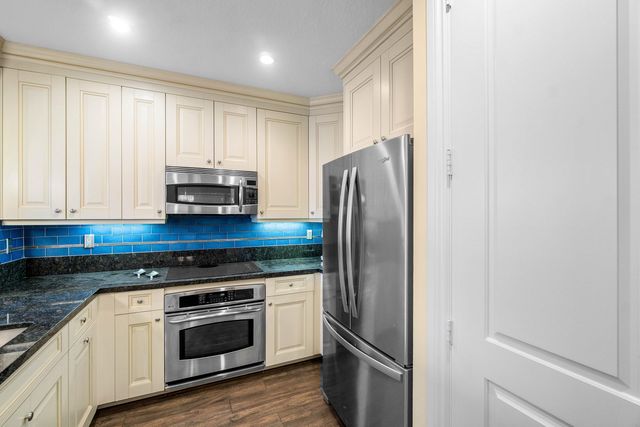 200 NE 2nd Avenue 302, Delray Beach, FL 33444
