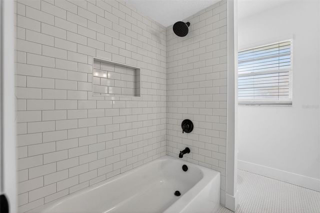 240 NASSAU ROAD, Winter Haven, FL 33884