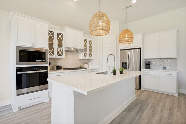 4212 Clydesdale Drive, Aubrey, TX 76227
