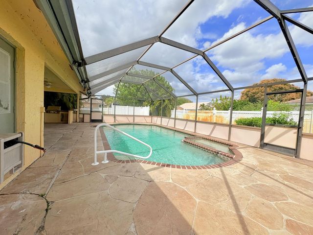 1740 22nd Avenue N, Lake Worth Beach, FL 33460