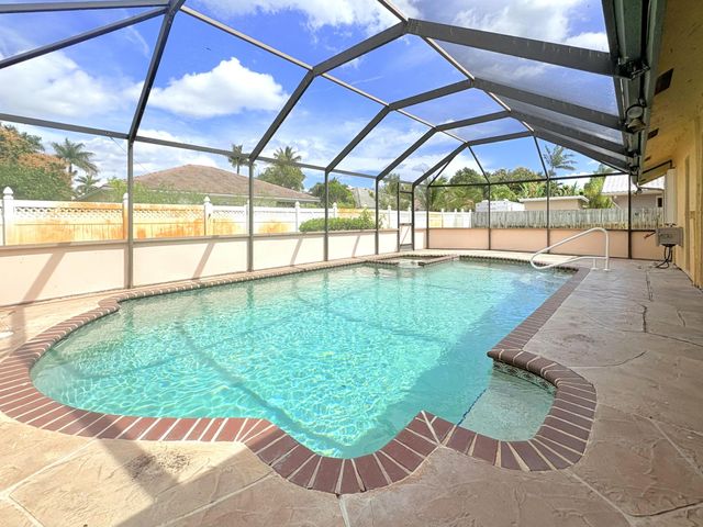 1740 22nd Avenue N, Lake Worth Beach, FL 33460