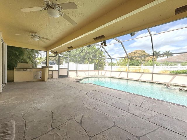 1740 22nd Avenue N, Lake Worth Beach, FL 33460