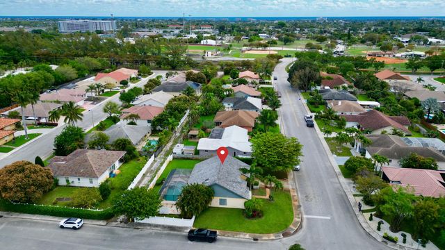 1740 22nd Avenue N, Lake Worth Beach, FL 33460