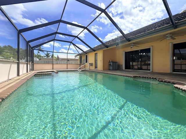 1740 22nd Avenue N, Lake Worth Beach, FL 33460
