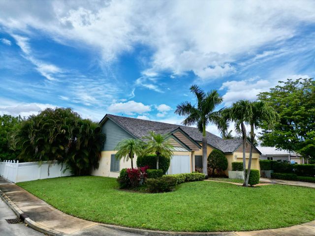 1740 22nd Avenue N, Lake Worth Beach, FL 33460