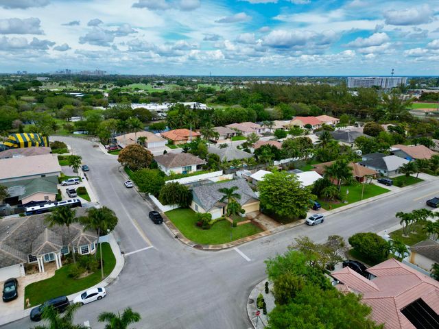 1740 22nd Avenue N, Lake Worth Beach, FL 33460