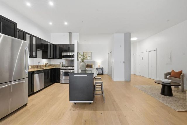 1001 46th Street 212, Emeryville, CA 94608